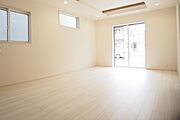 うららかな陽射しがどのお部屋にも降り注ぎますように、快適さを追求した間取設計。得難い立地環境での生活を恵みの豊かな永住の地へと変えてくれます。