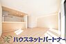 室内：うららかな陽射しがどのお部屋にも降り注ぎますように、快適さを追求した間取設計。得難い立地環境での生活を恵みの豊かな永住の地へと変えてくれます。