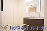 室内：広い脱衣所、洗面台も大きなサイズを設置。建売では見ない広さと解放感。