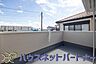 バルコニー：朝の澄んだ空気や、夕方に吹く清々しい風を五感で感じられるバルコニー。住まいの中で屋外にあって、本当の自然を感じられるスペースです。