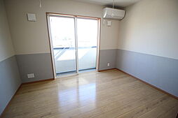 ゼウス小屋原II ２０１ 2階1Kのリビング/ダイニング