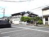 外観：敷地146坪のゆったり敷地、南道路で陽当たり良好、敷地内２棟あり、南側の別棟を解体すれば並列６〜７台分の駐車スペース可、母屋だけで建坪６６．９４坪あり
