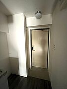 室内写真は別号室の参考写真です