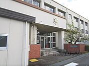 甲南第二小学校まで2600メートル