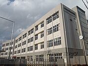 守山小学校まで700メートル