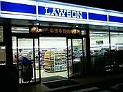 ローソン札幌西15丁目店 82m