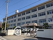 加古川市立氷丘中学校 徒歩25分。 2000m