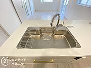 広々したシンクはお食事後の片付けもスムーズ