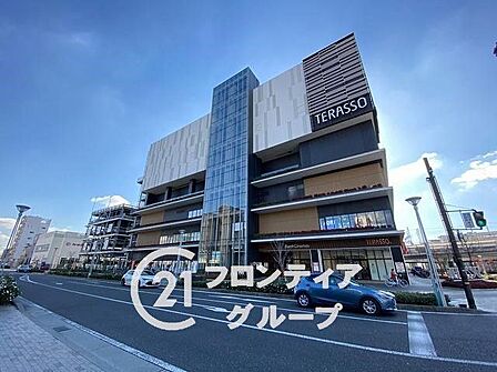 マックスバリュテラッソ姫路店 徒歩10分。 800m