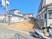 前道はゆったり6ｍ以上あり車の出し入れもスムーズ！