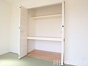 ＼同仕様写真／押入れには、お子様のおもちゃや来客時の座布団などもしっかり収納いただけます！