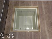備蓄品や季節物の保管に便利な、大容量の床下収納。