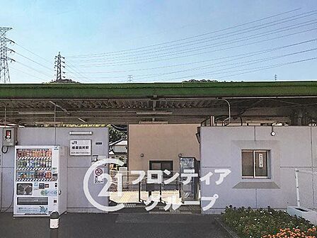 JR姫新線「播磨高岡駅」 徒歩5分。 400m