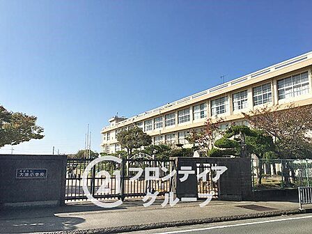 姫路市立大津小学校 徒歩8分。 610m