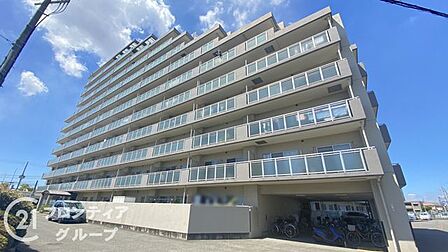 住まい選びは、価格や立地だけでなく、将来の暮らし方まで含めて考えることが大切です。今の段階で気になっていることを、まずスタッフに話してみてください