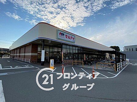 マルアイ米田店 徒歩9分。 650m
