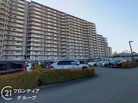 写真だけではわからない採光・広さ・周辺環境の実感は、実際に足を運んでみることが一番です。ご見学はいつでもご予約いただけます