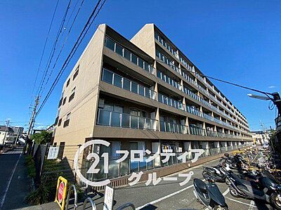 外観：3沿線利用可能で通勤・通学に便利です。