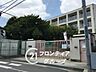 周辺：東大阪市立弥栄小学校 徒歩8分。 640m