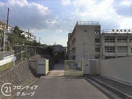 東大阪市立石切東小学校 徒歩12分。 930m