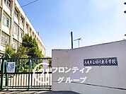 八尾市立曙川東小学校 徒歩7分。 560m
