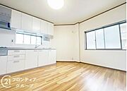 オープンな空間が、広々とした印象を与えます。
