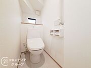 トイレは1階と2階の2カ所に設置！階段を上り下りせずに使用できるので、高齢の方にも安心です！