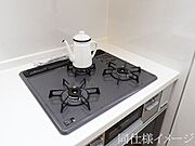 ＼同仕様写真／お手入れしやすい3口コンロ！お料理が楽しくなりそうですね