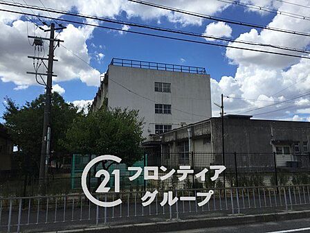 東大阪市立加納小学校 徒歩10分。 800m