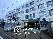 大阪市立桑津小学校 徒歩13分。 1020m