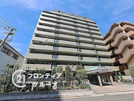 駅から徒歩4分...