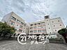 周辺：大阪市立矢田中学校 徒歩10分。 750m