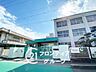 周辺：大阪市立喜連小学校 徒歩5分。 370m
