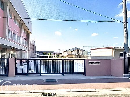 八尾市立志紀小学校 徒歩21分。 1650m