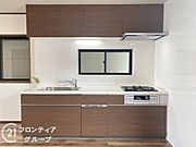 広々としたシステムキッチンで、毎日、家族みんなで料理を楽しめます