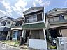 外観：「解体前」自分好みの間取りを叶えられる自由度の高い土地！温かな光に包まれる明るいリビングや家事動線にこだわった空間など、夢が広がる住環境です。静かな周辺環境で心地よく過ごす、家族のための新しい暮らし！