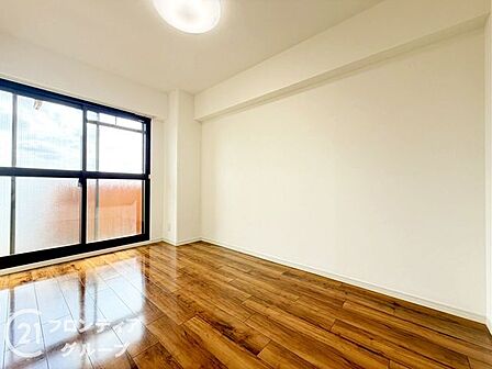 住まい選びは、価格や立地だけでなく、将来の暮らし方まで含めて考えることが大切です。今の段階で気になっていることを、まずスタッフに話してみてください