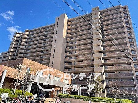 駅から徒歩6分のマンションは、通勤や通学にとても便利で、時間を有効に使える素晴らしい立地です!