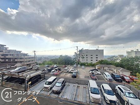 マイホームは一生に一度の大きな買い物だからこそ、納得いくまで情報を集めてほしいと思います。疑問はどんどんスタッフにぶつけてください