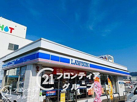 ローソン八尾沼四丁目店 徒歩7分。 550m