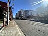 その他：前面道路はしっかりと幅があり、見通しも良好。車の出し入れや歩行者の通行も安心して行える環境です。閑静な住宅街に位置し、騒音の心配も少なく、落ち着いた住環境で快適な暮らしが叶います。