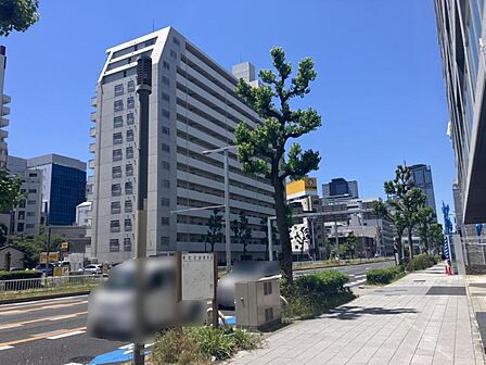 東山線「新栄町」駅1番出口徒歩約3分、桜通線「高岳」駅3番出口徒歩約8分、2路線アクセス可能なマンションです。