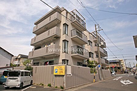 丸美ロイヤル桜の外観(南東側から)
