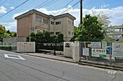 新郊中学校[公立]の外観