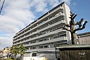 ライオンズマンション大高緑地の外観（南側から）