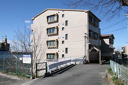 エルグランデ左京山の外観（東側から）