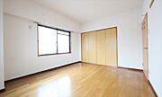LDK12帖　洋室6帖　和室6帖