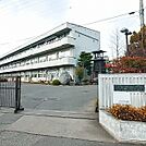 中学校「松本市立松島中学校まで353m」