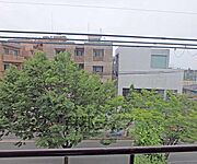 北山通りに面した南向きです。