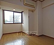 角部屋なので2面窓があり、風通しが良いです。